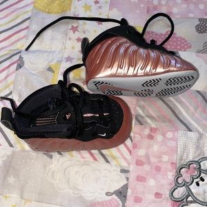 Nike Lil’ Posite One crib booties.